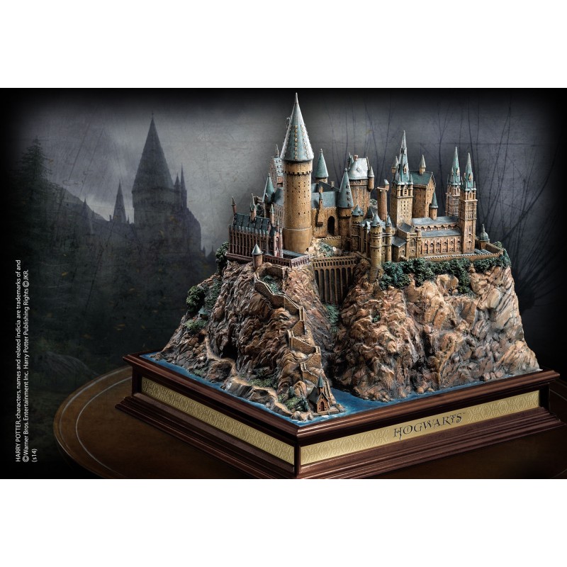 Harry Potter - Hogwarts School Sculpture